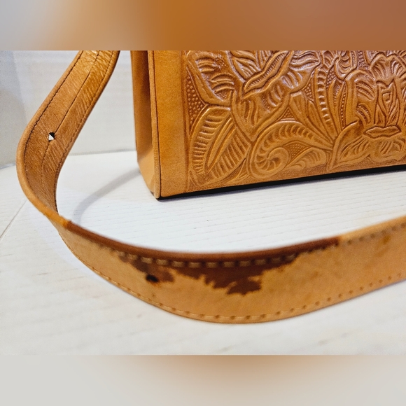 Vintage Avelar's Tooled Leather handbag - Picture 4 of 16